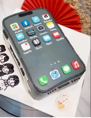 Hoàn Thiện Chiếc Bánh Kem Iphone 14